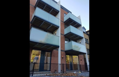 Brixton Hill Apartment | Luxury Two Bedroom Apartment