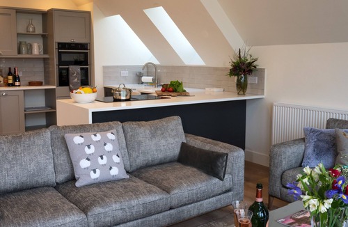 Murthly Cottage | Luxury two Bedroom Converted Steading