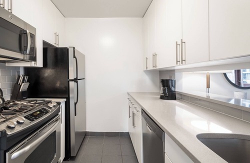 Central New York City Apartment | Luxury Two Bedroom in Theatre District