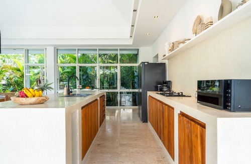 Pejeng Kawan Villa | Luxury Ubud 4BDR Villa 2 Infinity Pools Jungle View