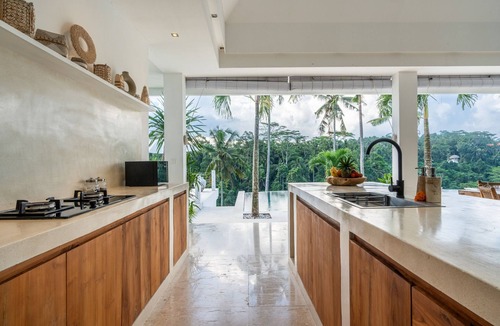 Pejeng Kawan Villa | Luxury Ubud 4BDR Villa 2 Infinity Pools Jungle View