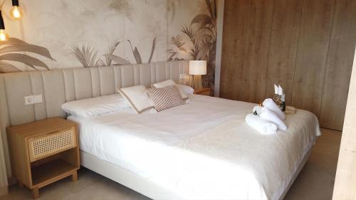 Guadalupe Apartment | Luxury UCAM Executive , Terrace , High Speed WiFi