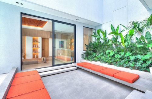 Jimbaran Bay Villa | Luxury Ultramodern Beachside 6BR Pool Villa