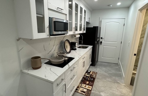 Margate Apartment | Luxury Unit A