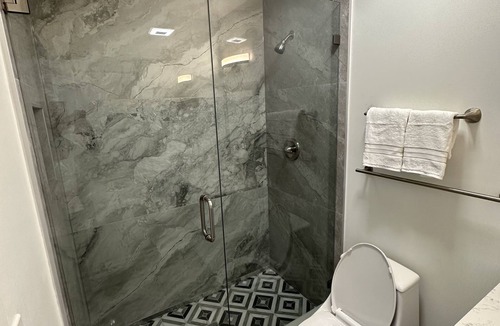 Margate Apartment | Luxury Unit A