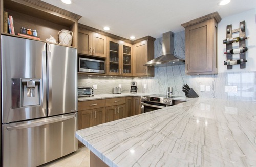 Madeira Beach Condo | Luxury Unit - Top Floor Balcony - Crimson #302
