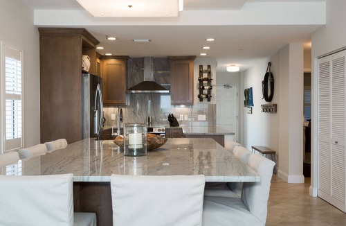 Madeira Beach Condo | Luxury Unit - Top Floor Balcony - Crimson #302