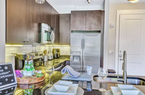 Oak Lawn Apartment | Luxury Uptown Dallas Apartment ★ 1BR Apt | 10 mins from Downtown