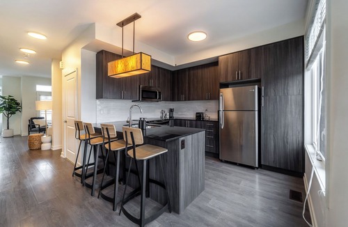 Oakville House | Luxury Urban Townhome