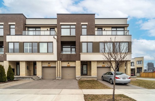 Oakville House | Luxury Urban Townhome