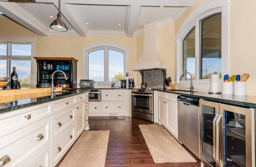 Prince Edward House | Luxury Vacation Rental Home in Prince Edward County Ontario