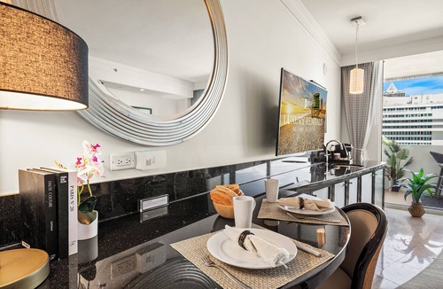 Mid Beach Condo | Luxury Vacation Rentals at Fontainebleau Miami Beach by LRMB