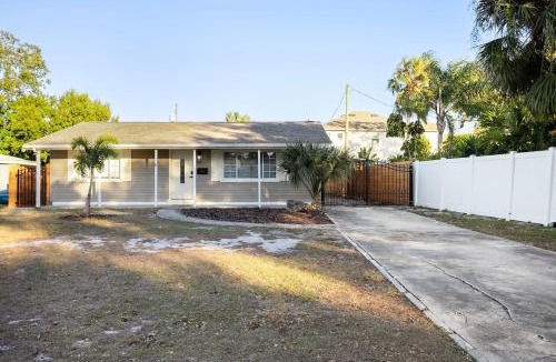 Jungle Terrace House | luxury vacation single family home