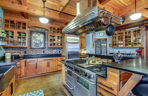 Vashon Island House | Luxury Vashon Vacation Rental w/Beach Access!