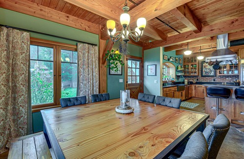 Vashon Island House | Luxury Vashon Vacation Rental w/Beach Access!