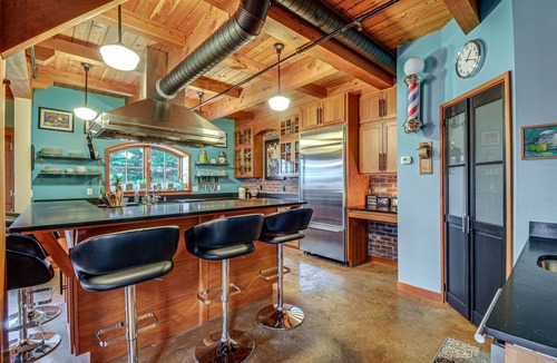 Vashon Island House | Luxury Vashon Vacation Rental w/Beach Access!