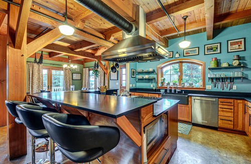 Vashon Island House | Luxury Vashon Vacation Rental w/Beach Access!