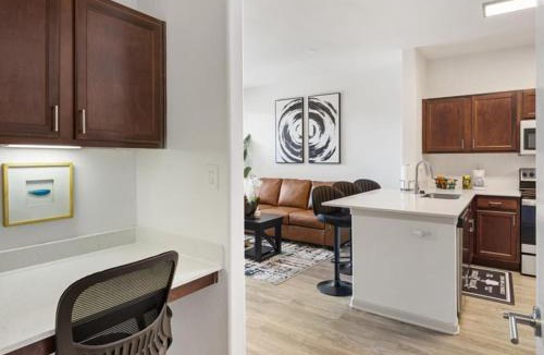 Frisco Apartment | Luxury & Vibrant stay in Frisco with pool & gym