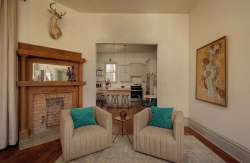 Dixon Park House | Luxury Victorian Retreat | Heated Pool