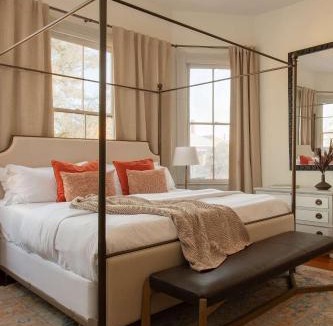 Dixon Park House | Luxury Victorian Retreat Heated Pool