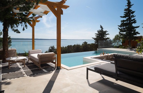 Starigrad Villa | Luxury Villa Black Velvet with Pool