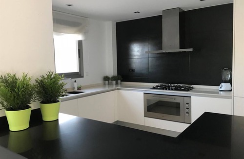 Alginet Villa | Luxury Vila with Pool, Garden, Terrace, Balcony, BBQ, A/C & Wi-Fi