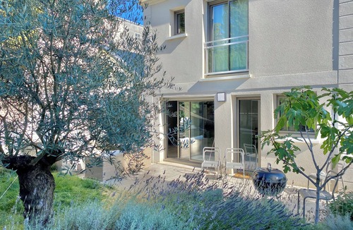 Rueil-Malmaison House | Luxury villa, 15min from Paris - Oasis garden & cinema