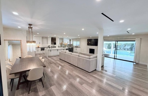 Canoga Park House | Luxury Villa 5BR Pool, Spa, Dry Sauna Oasis