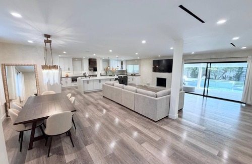 Canoga Park House | Luxury Villa 5BR Pool, Spa, Dry Sauna Oasis