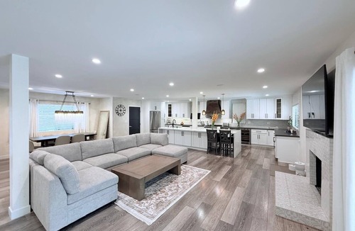 Canoga Park House | Luxury Villa 5BR Pool, Spa, Dry Sauna Oasis