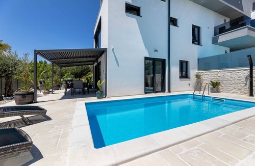 Krk Villa | Luxury Villa Adria Apartments for large groups with Pools and Jacuzzi