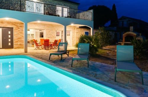 Rastevic Villa | Luxury Villa Agape - heated pool, jacuzzi & peaceful retreat near Zadar