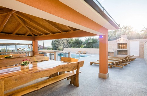 Kastel Sucurac Villa | Luxury Villa Ana with the pool, sauna, Hot Tub and Wine Cellar