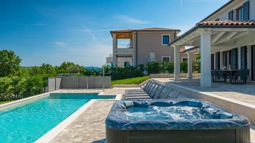 Vranje Selo Villa | Luxury villa Arman with whirlpool in Visinada