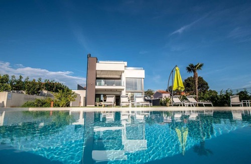 Vintijan Villa | Luxury Villa Artemis with Heated Pool