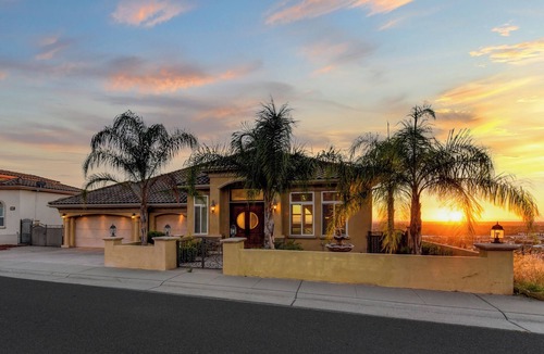 Folsom House | Luxury Villa at Terrazzo Hill