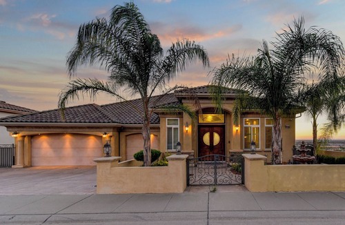Folsom House | Luxury Villa at Terrazzo Hill