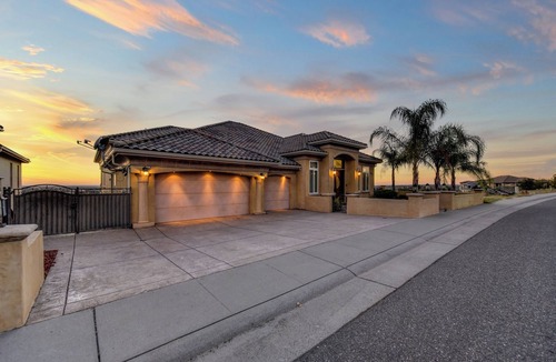 Folsom House | Luxury Villa at Terrazzo Hill