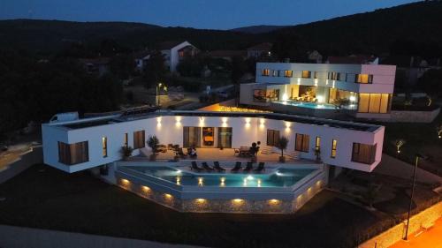 Zmijavci Villa | Luxury villa Azure in Imotski, wellness oasis