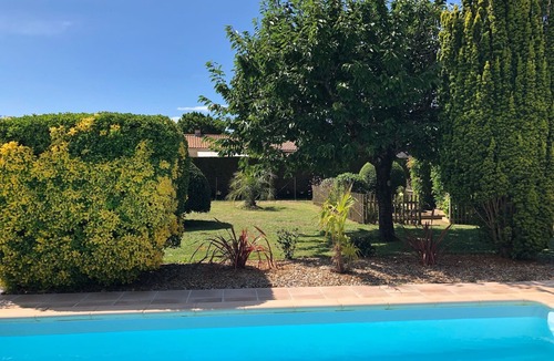 Jard-sur-Mer Villa | Luxury villa, beautiful swimming pool and wooded grounds. With Wifi.