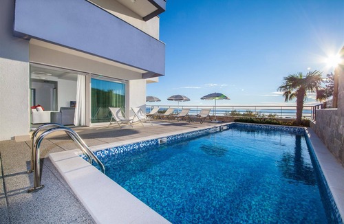 Veliko Brdo Villa | Luxury Villa Blue Silk with Heated Pool