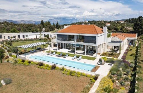 Supetar Villa | Luxury Villa Bracchia Magic Retreat II with large heated pool & wellness on Brač