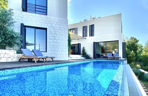 Mimice Villa | Luxury villa Breathtaking views Prime location