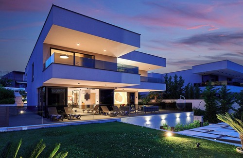 Marina Villa | Luxury Villa Cherry with indoor pool and outdoor jacuzzi