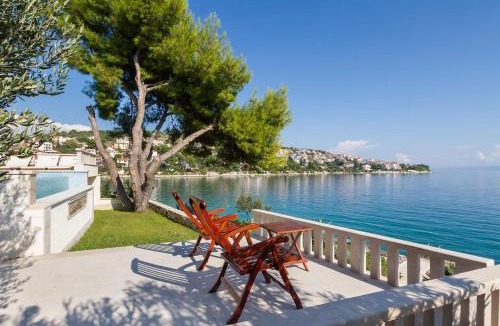 Okrug Gornji Villa | LUXURY VILLA CIOVO Sleeps 17, Infinity Pool, Seafront