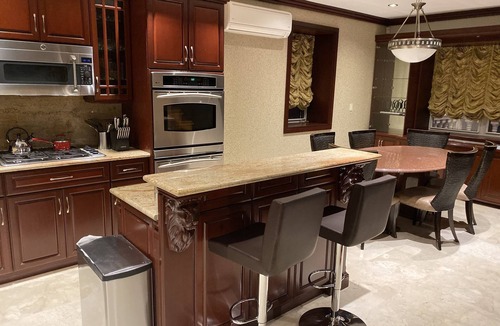 Ditmars Steinway Villa | Luxury Villa close to NYC