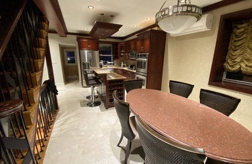 Ditmars Steinway Villa | Luxury Villa close to NYC