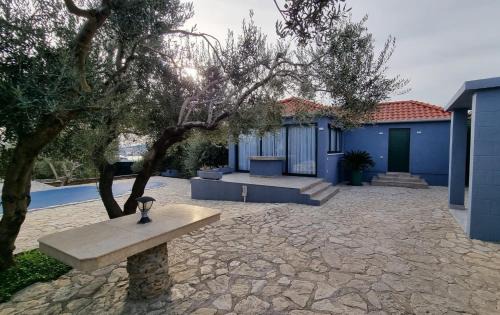 Kastel Sucurac Apartment | Luxury villa complex Pendolino, with heated pool and jacuzzi