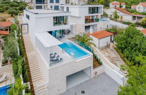 Cove Makarac (Milna) Villa | Luxury Villa Complex Pax & Vitae with heated infinity pools, 16 sleeps