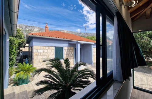Kastel Sucurac House | Luxury villa complex Pendolino with heated pool and jacuzzi